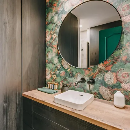 Zajos Noisy Vincent Apartment Balatonfured