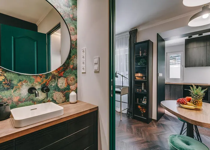 Zajos Noisy Vincent Apartment *